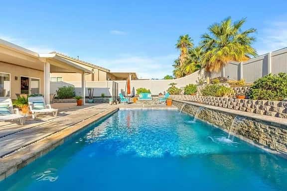 Golden Oasis - Image 1