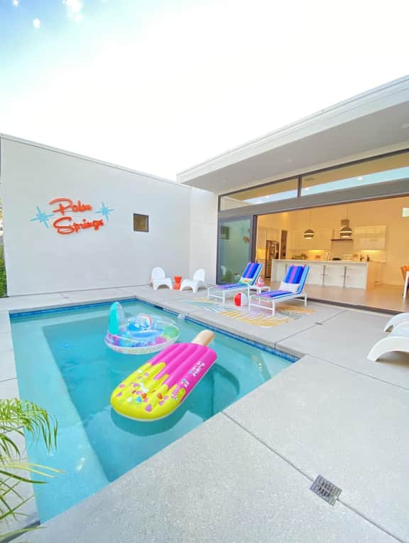 P.S. Chic Escape