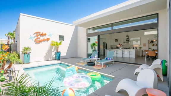 P.S. Chic Escape